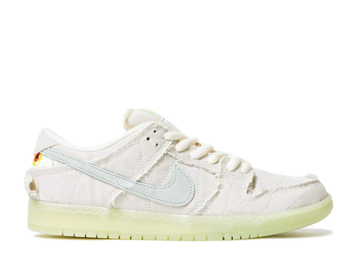 Nike Dunk Low SB 'Mummy' Sneakers