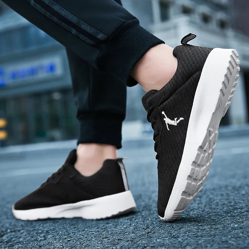 Lightweight Mesh Men's Running Shoes