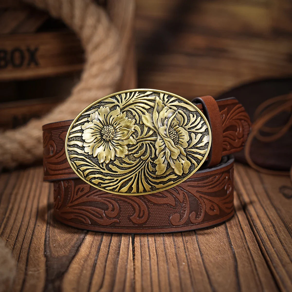 A men's and women's casual retro belt Western style! PU leather belt with metal buckle, suitable for daily work wear