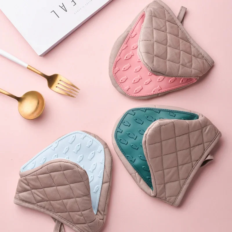 1PC Fish Shaped Silicone Anti Scald Oven Gloves Kitchen Silicone Gloves Tray Dish Holder Oven Gloves Multi-purpose Gloves