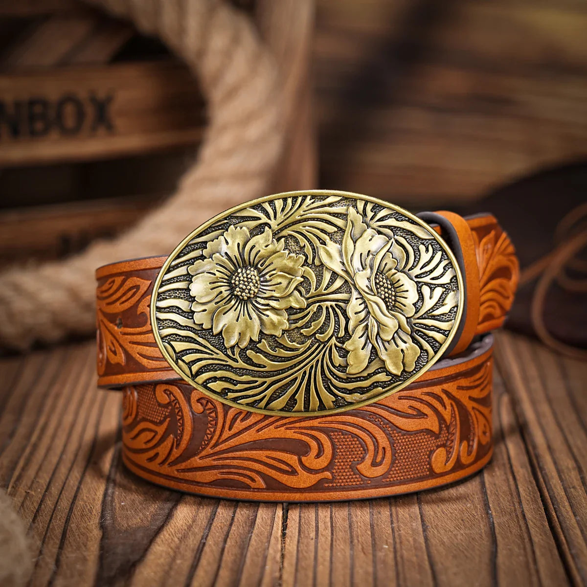 A men's and women's casual retro belt Western style! PU leather belt with metal buckle, suitable for daily work wear