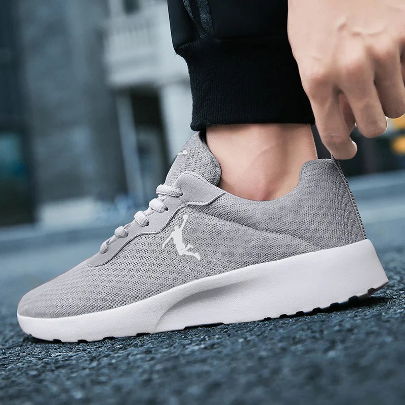 Lightweight Mesh Men's Running Shoes