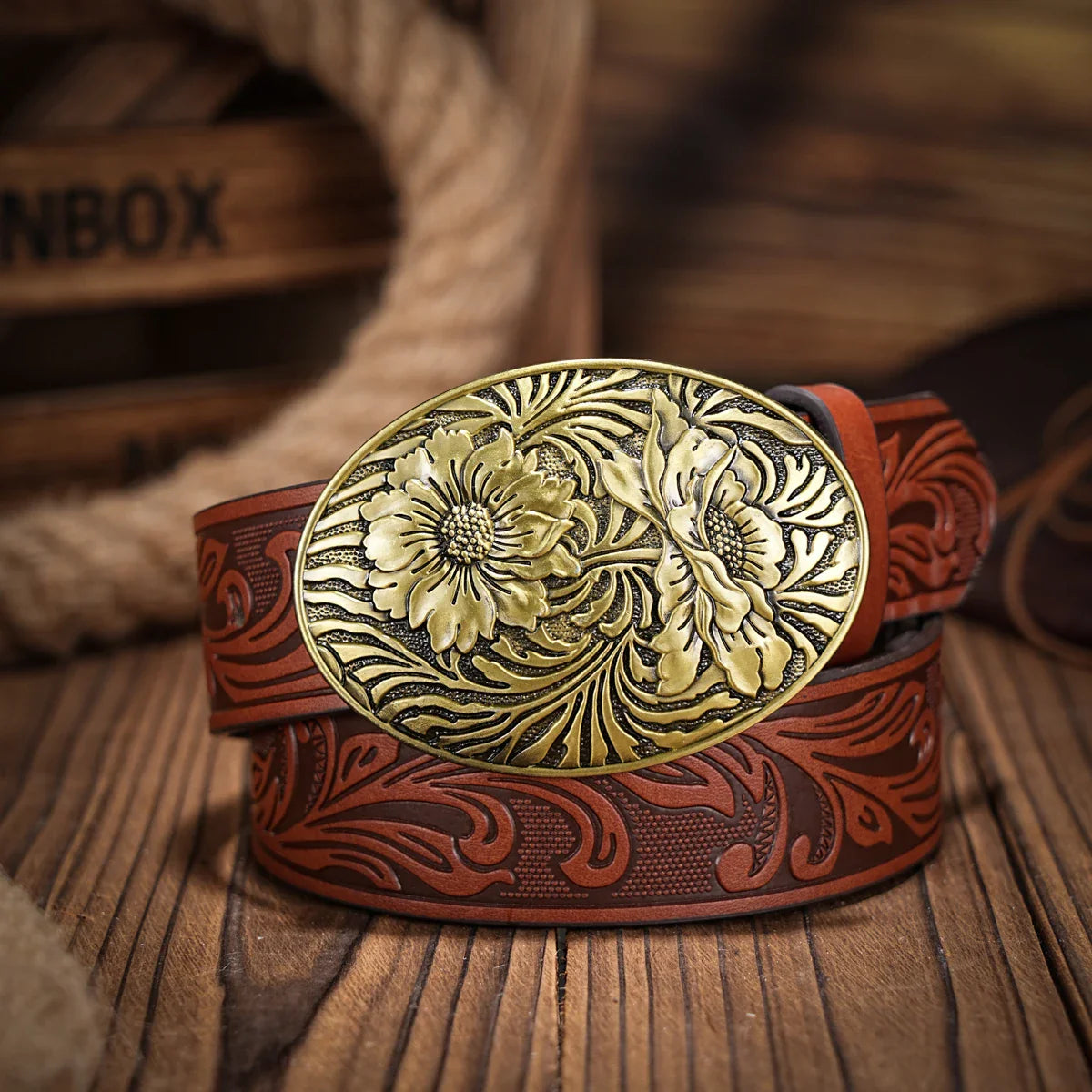 A men's and women's casual retro belt Western style! PU leather belt with metal buckle, suitable for daily work wear