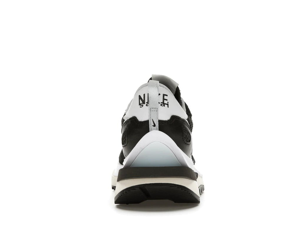 Nike Vaporwaffle sacai Black White Sneakers