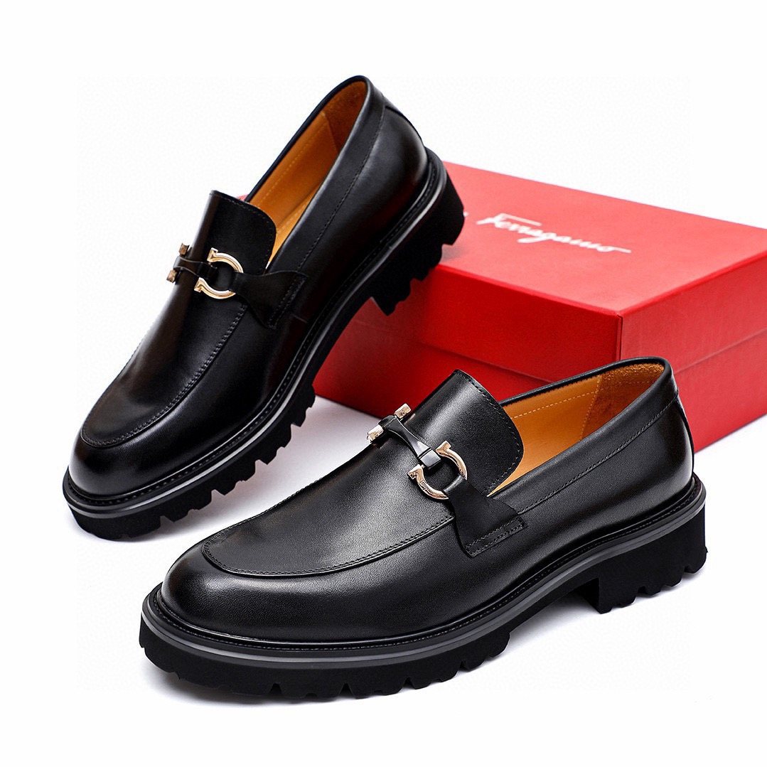 微商相册测试鞋子-Salvatore Ferragamo Black Bit Loafers — front